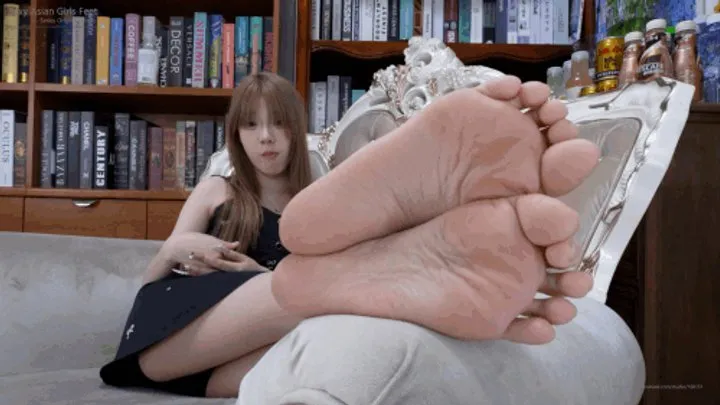 Sexy Asian Girls Feet - The adorable and sexy Asian girl QuanQuan shows off her sexy 35EU little feet30 HD