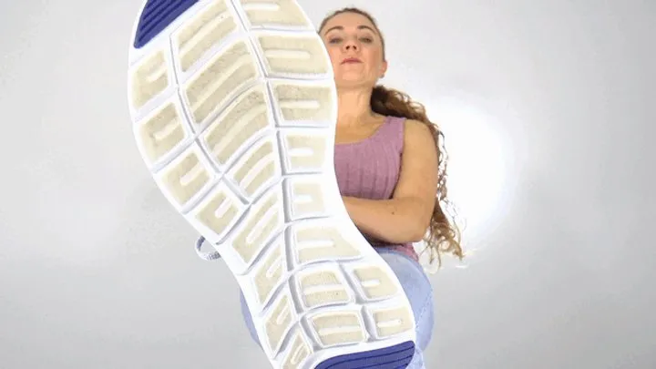Boss Girls - Princess Cindy - Cleaning Sneaker Soles