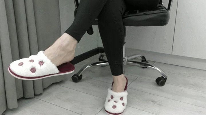 Walhalla Street - Masturbate while looking at my dangling slippers WMV FULL HD 1080p
