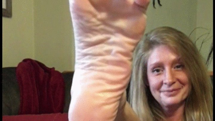 Aariels Foot Fetish Desires - ONE FOOT AT A TIME