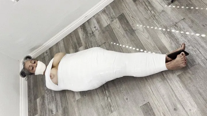Luna Darling Bondage - Motionless in White, Pt 3