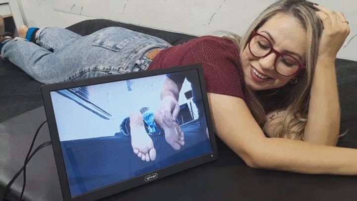 Tropical Foot Fetish Videos - Cristal in ticklish soles on tv