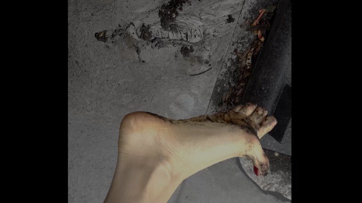 Jolie Berrie - Extreme Escape Game - CBT and Muddy Feet Predicament in Excruciating Bondage - part II [4k]