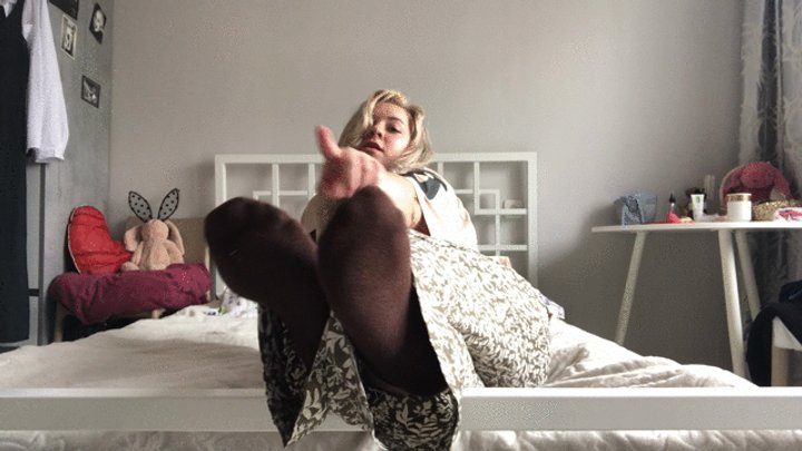 Redpepinofootfetish - I bet you wanna cum on my feet!