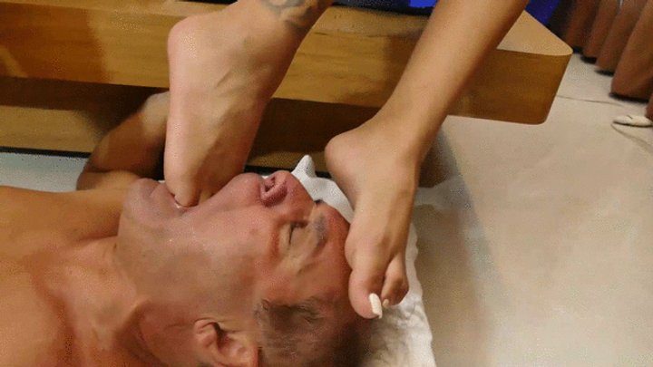 Foot Fetishland - DIRTY FEET CLEANING BY MOUTH AND TONGUE OF MALE SLAVE