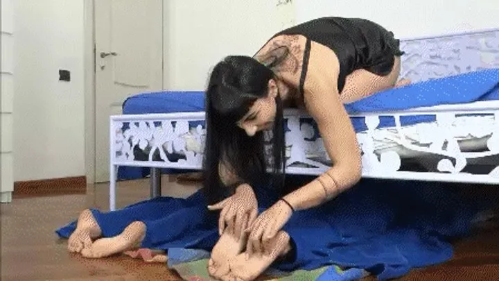 Fetish 4 Mobile - Rock Paper or Scissors ? ( 1 PART MP4 - MOBILE VERSION )