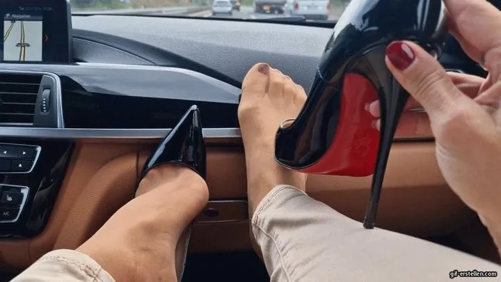 Helenas Feet High Heels Tights Legs - Drive with me on the motorway to Nordhausen wmv 1280 x 720
