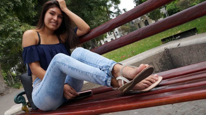 Mylatinfeet - Diana sandals and barefeet in outdoors