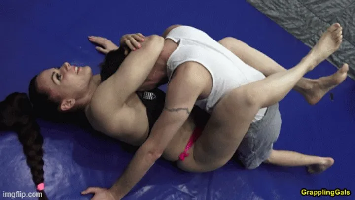 Grappling Gals - GR 553 Dolly vs Potter - Dominated By Dolly mp4