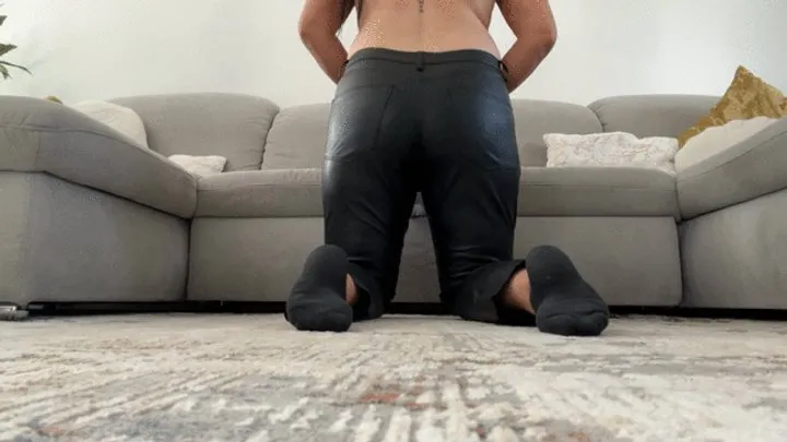 Prettyprincess - Farts in leather and doggy stile