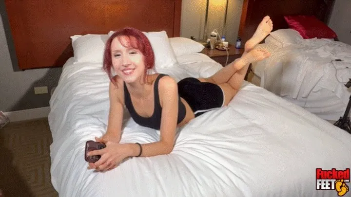Feet Of Philly - Ignoring me While in the Pose! ( MP4 1920 x 1080p )
