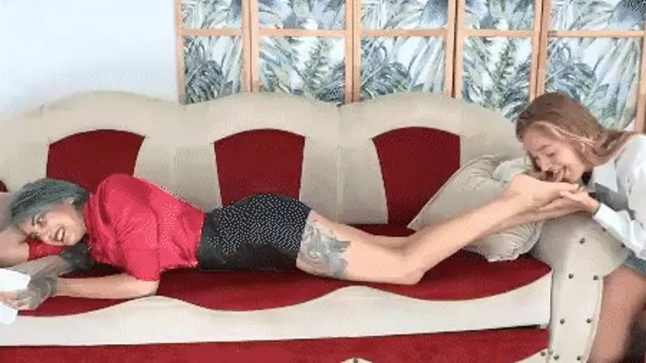 Fetish 4 Mobile - Le Colleghe - The Colleagues ( 1 PART MP4 - MOBILE VERSION )