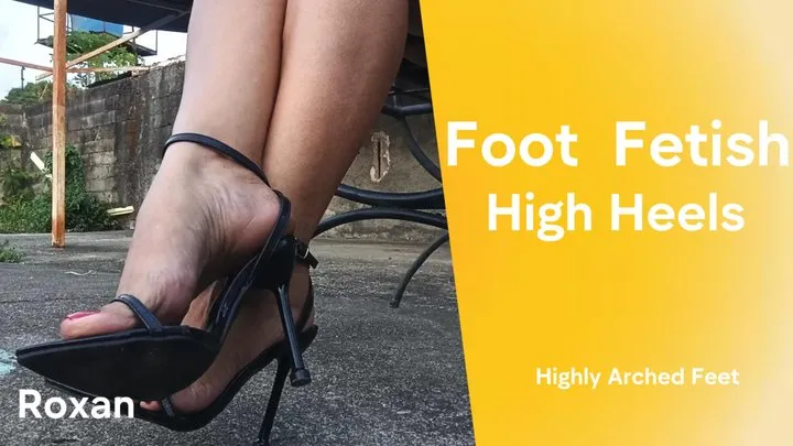 Goddess Foot Fetish - Beautiful feet with pronounced arches and in high heels (3)