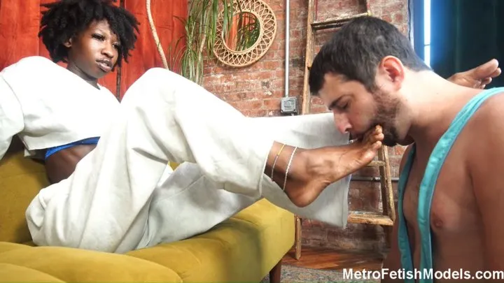 Metrofootmodels - Tami So Fine: Stop Complaining About The Smell And Lick My Big Sweaty African Feet (Part 3)