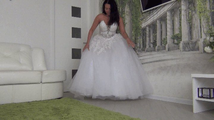 Lory's Passionate Dreams - The bride s feet are very sore in her wedding shoes a