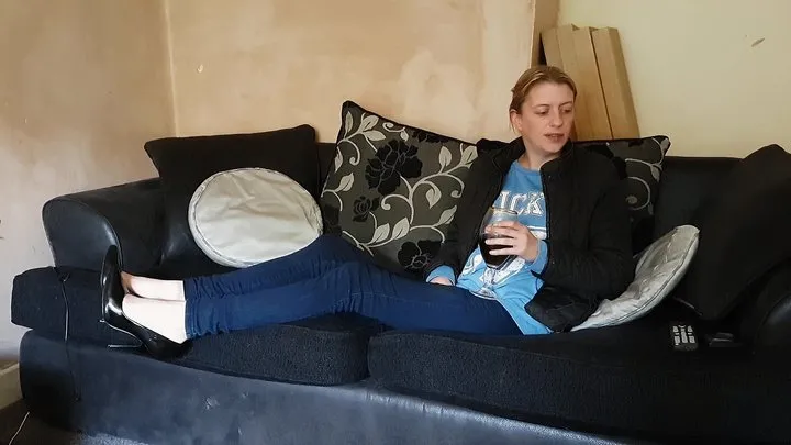 C H E L S E A - Chelsea's Foot Slave