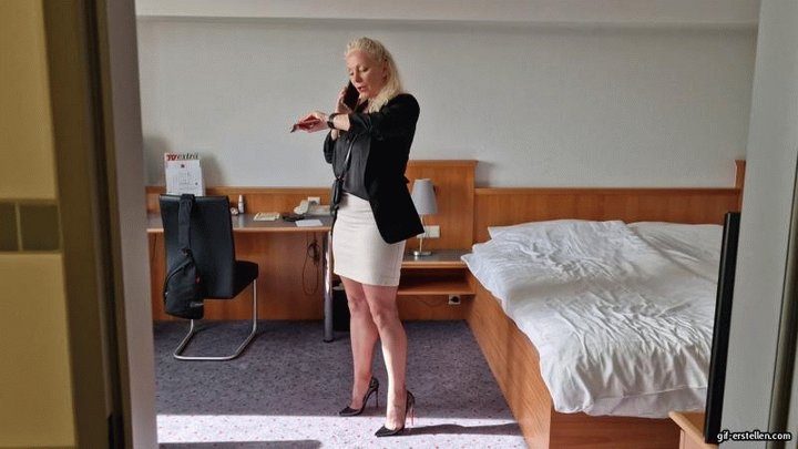 Helenas Feet High Heels Tights Legs - The businesswomans nylon feet are licked HD mp4 1920x1080