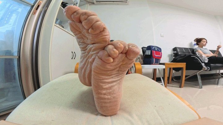 Gts Asia Vr World - ERER's dirty wrinkled feet in 4K resolution
