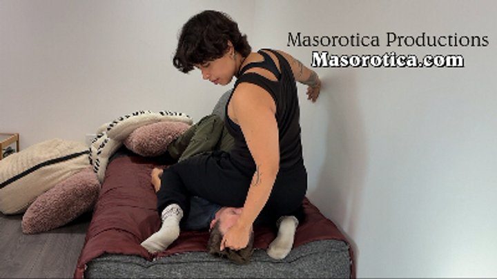 Masorotica Productions - Arrow's First Facesitting Experience -Camera 2 (HD)
