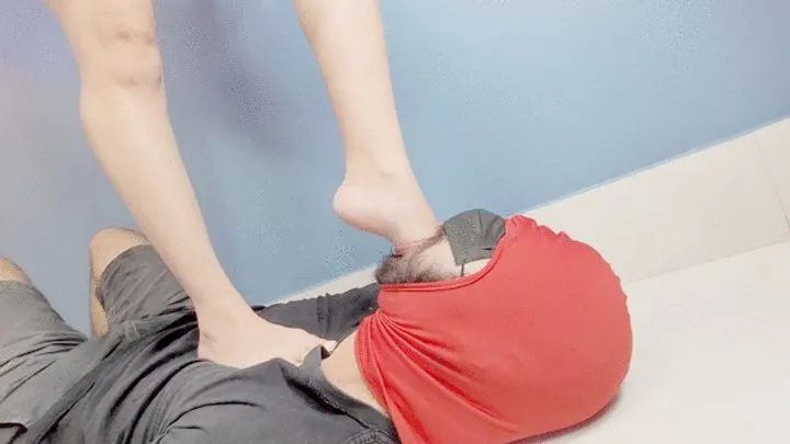 Fetish Factory Brazil Foot Fetish - SWALLOWING THE PRINCESS' FOOT UNTIL THE END - BY KIMBERLY PINK - CLIP 3