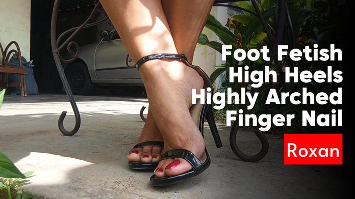 Goddess Foot Fetish - Demonstrating why her feet are those of a goddess (3)
