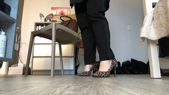 Redpepinofootfetish - Shoe and feet domination!