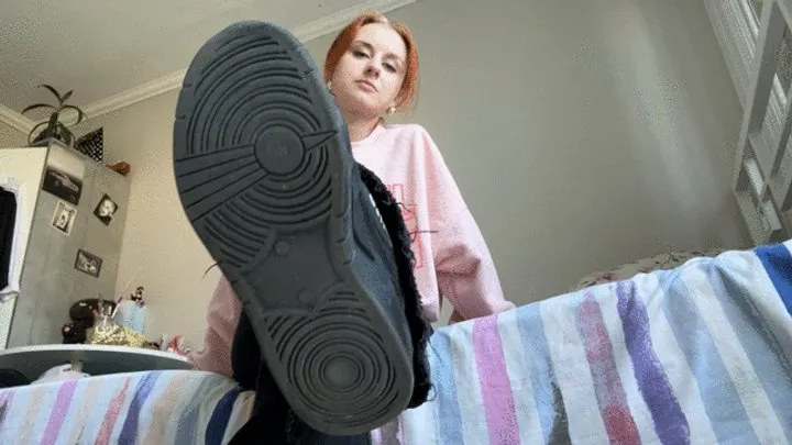 Kathrynnegoddessfeet - Shoe and feet domination!