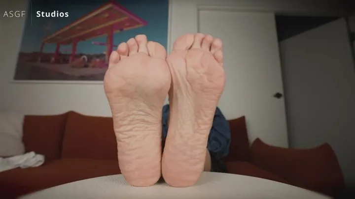 Amateur Soles Giantess And Footjobs - 8K! TRUE GILF! Latina granny with sexy wrinkly soles! B cam footage! MATURE SEXY FEET! Pt 2 - MP4