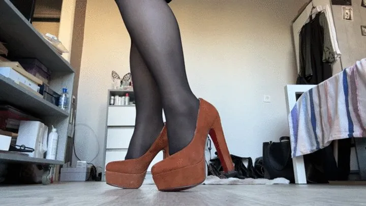 Redpepinofootfetish - Sniff my pantyhose feet!