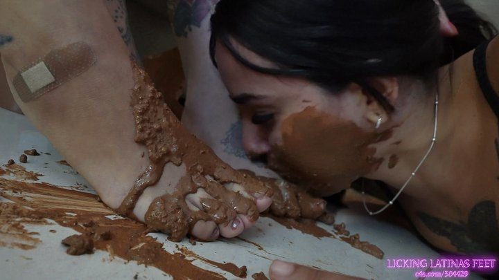 Licking Latinas Feet - MADAME FERMANS and MARIA - It's time to eat, piglet! (4K)