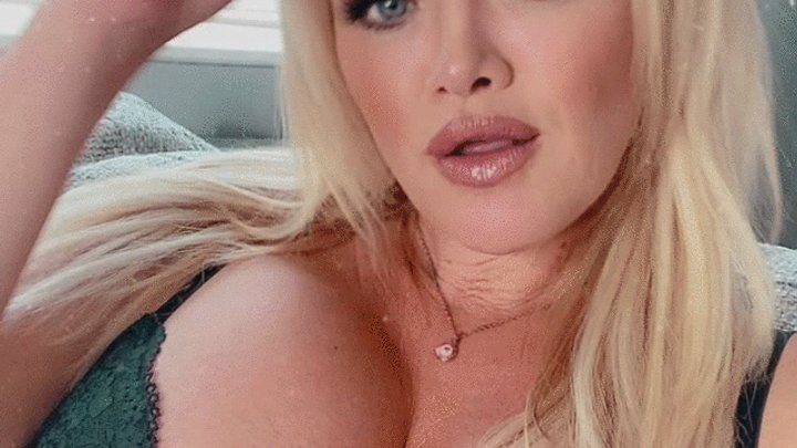 Miss-milf - Oil My Feet