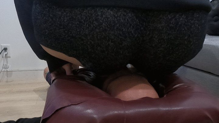 Mistress Padrona Sits - sitting box