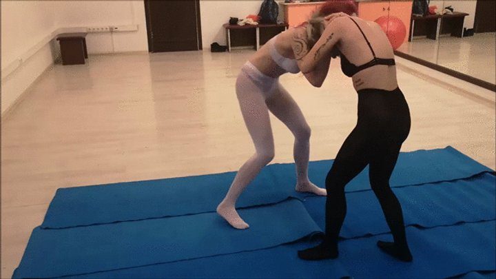 The Wrestling Amazons - Sexy pantyhose wrestling