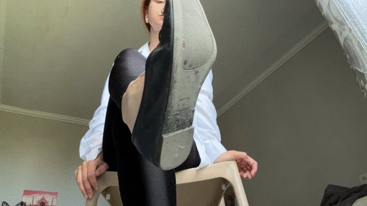 Kathrynnegoddessfeet - Clean my flats!