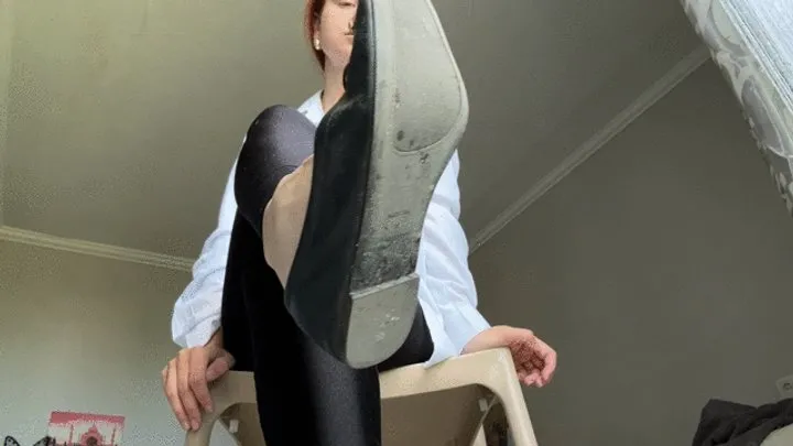 Kathrynnegoddessfeet - Clean my flats!