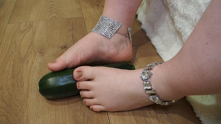 Anastasia Gree Clip Store - Zucchini foot games #5