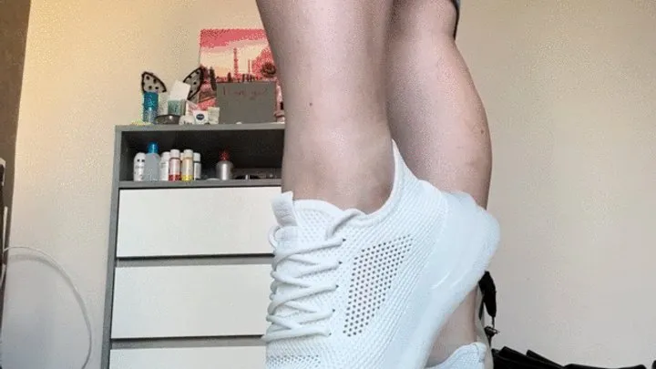 Redpepinofootfetish - Smelly sneakers and feet!