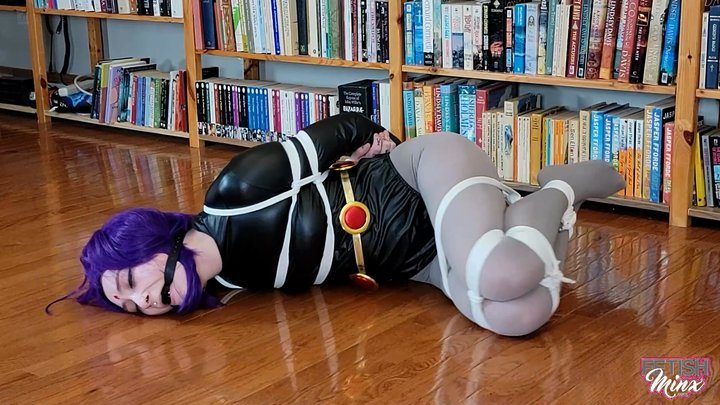 Minx Grrl's Fetish Corner - Heroine Frozen, Bound and Gagged (MP4 Format)