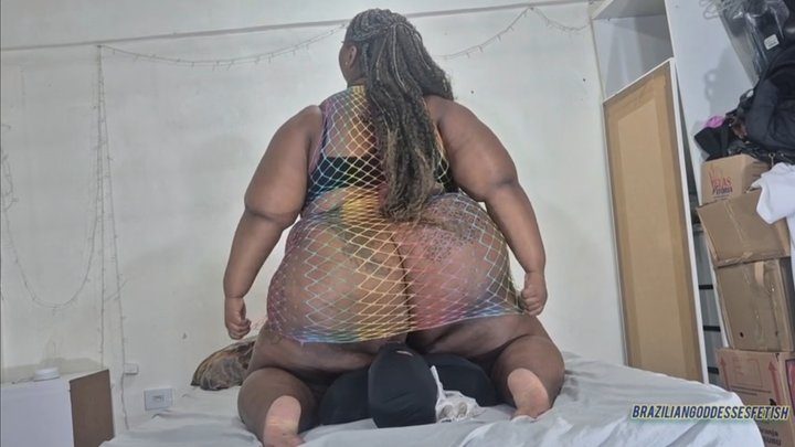 Brazilian Goddesses Fetish - Giant Goddess Punishing the Useless Slave with Facesitting – by Thammy BBW and Slave Alan – Part 1