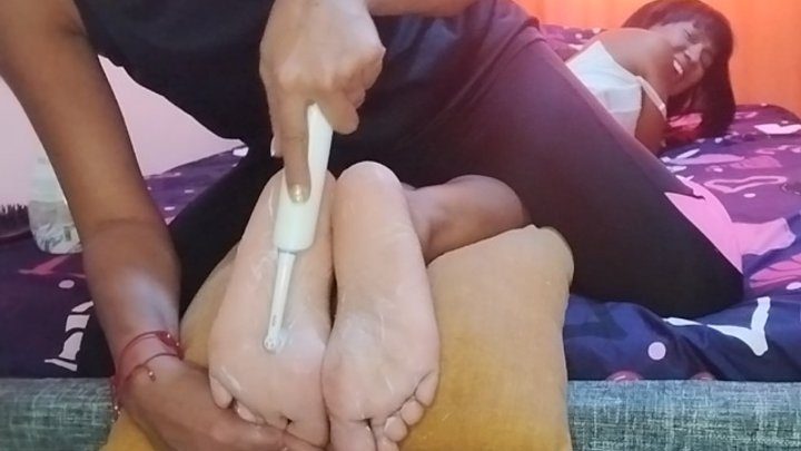 Ninosticklingstudio - Funny tickling on Ania's soles: New video