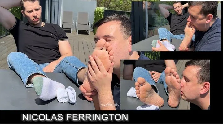 Czechmalefoot Video Store - Suny day -Drenched Submission: Nicolas & James on the Balcon