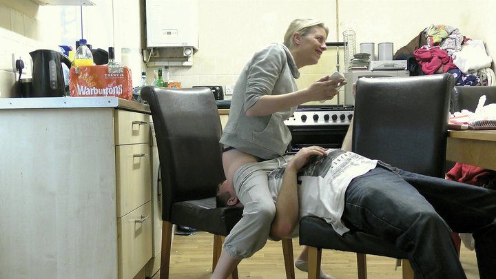 C H E L S E A - Chelsea's Butt Smother