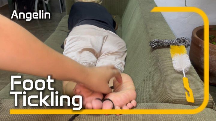 Goddess Foot Fetish - Lots of tickles on this beautiful woman's feet (1)