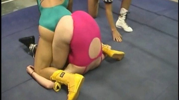 Sexy Fighting Women - Summer Vs Lucky, Match Book Pin
