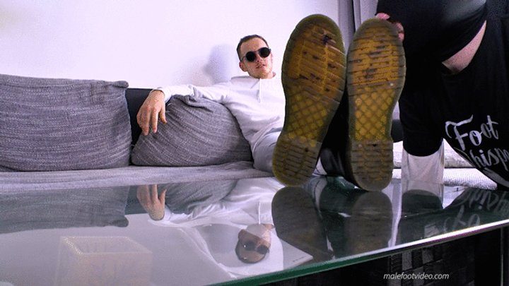 Male Foot Video - Cooling Touch in the Summer Heat