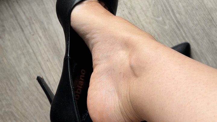 Kathrynnegoddessfeet - Dangling heel